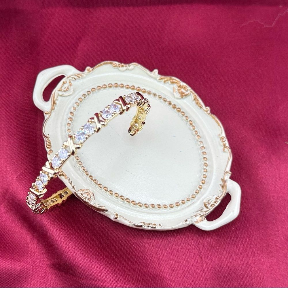 Elegant Gold Tennis Bracelet with CZ Stones - Picture 4 of 8